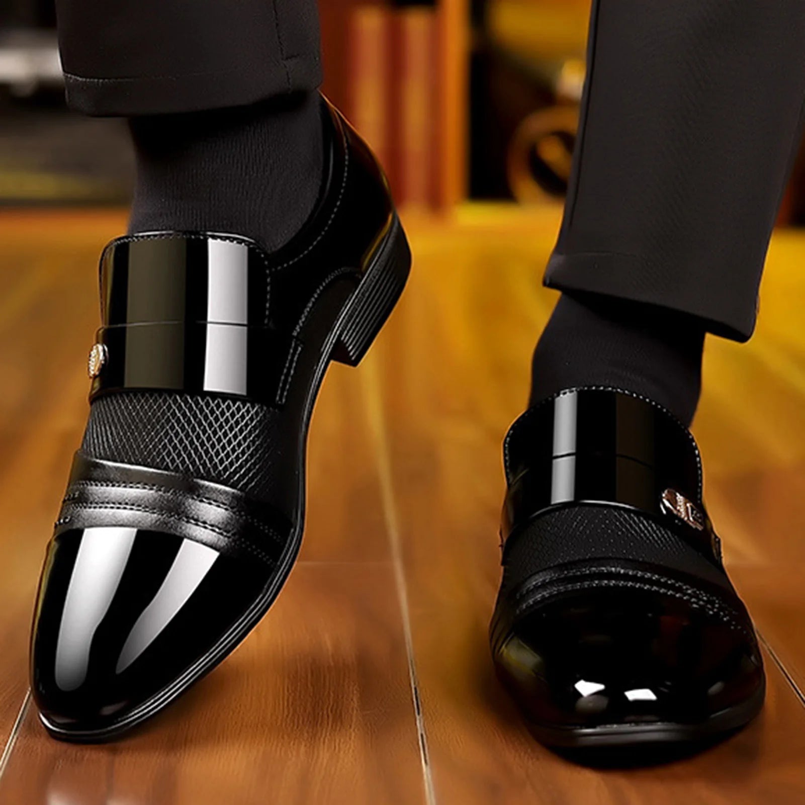 Glossy Pointed Business Shoes