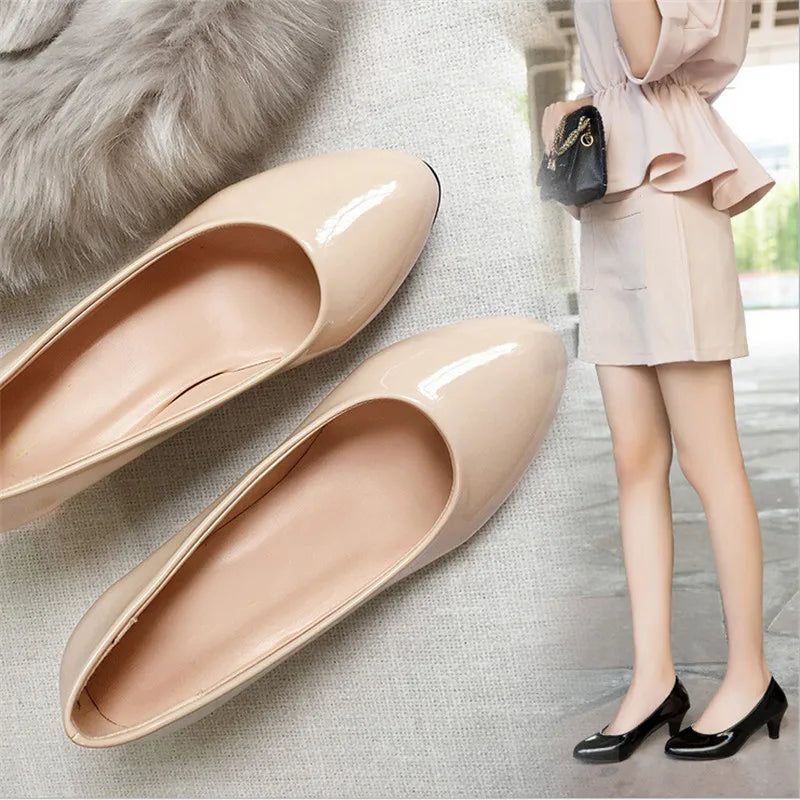 Medium Heel Nude Pumps