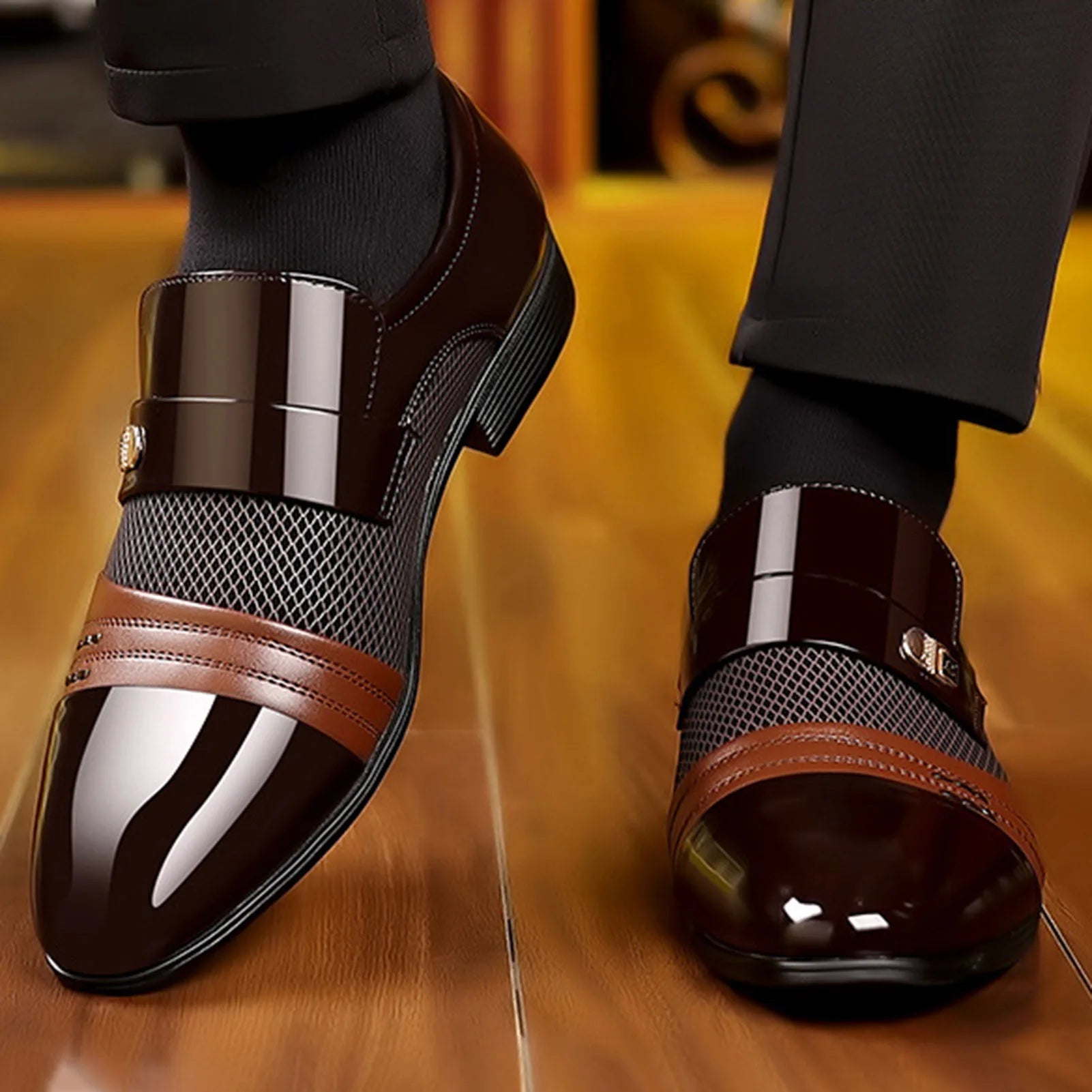 Glossy Pointed Business Shoes