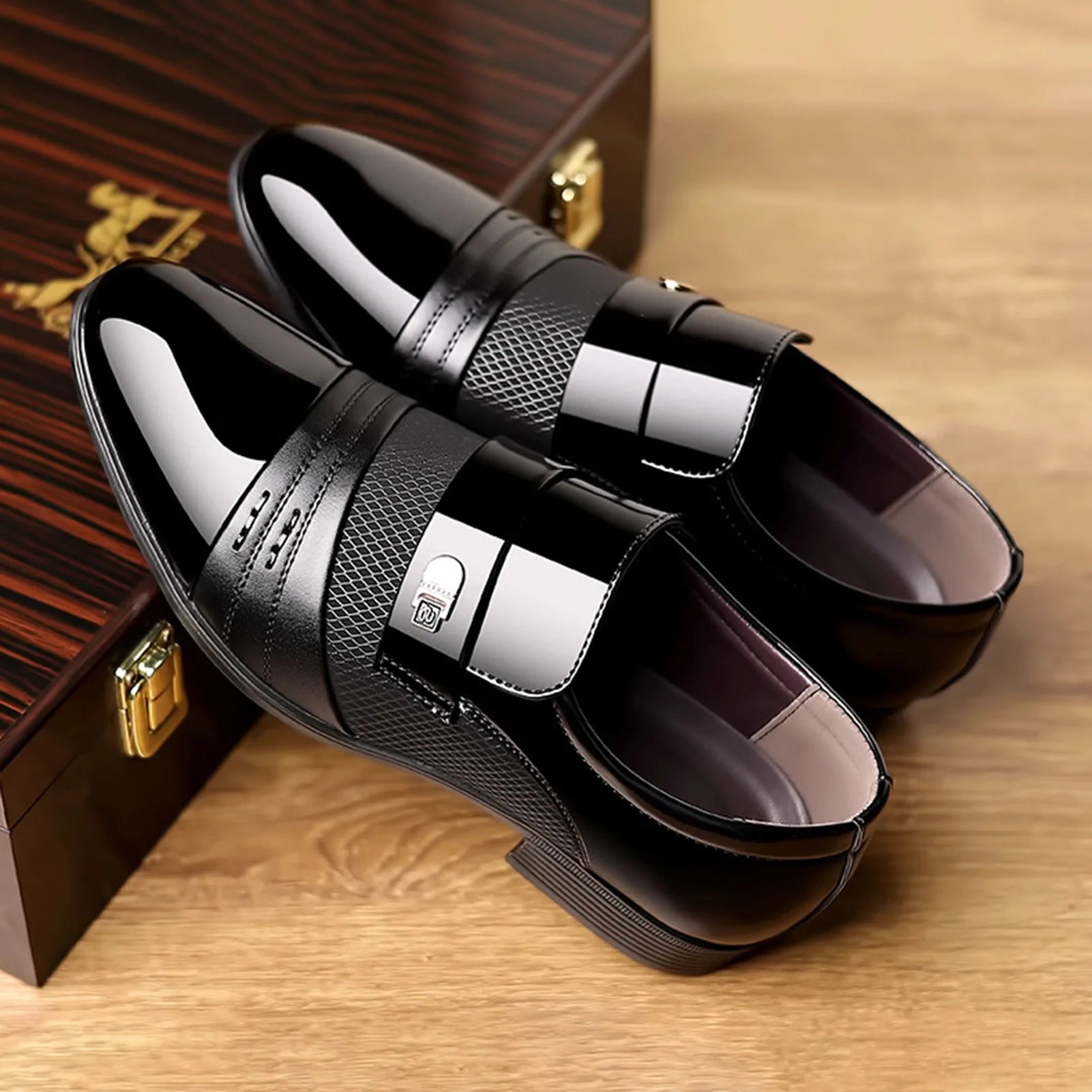 Glossy Pointed Business Shoes
