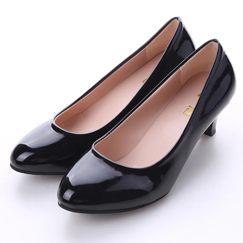 Medium Heel Nude Pumps