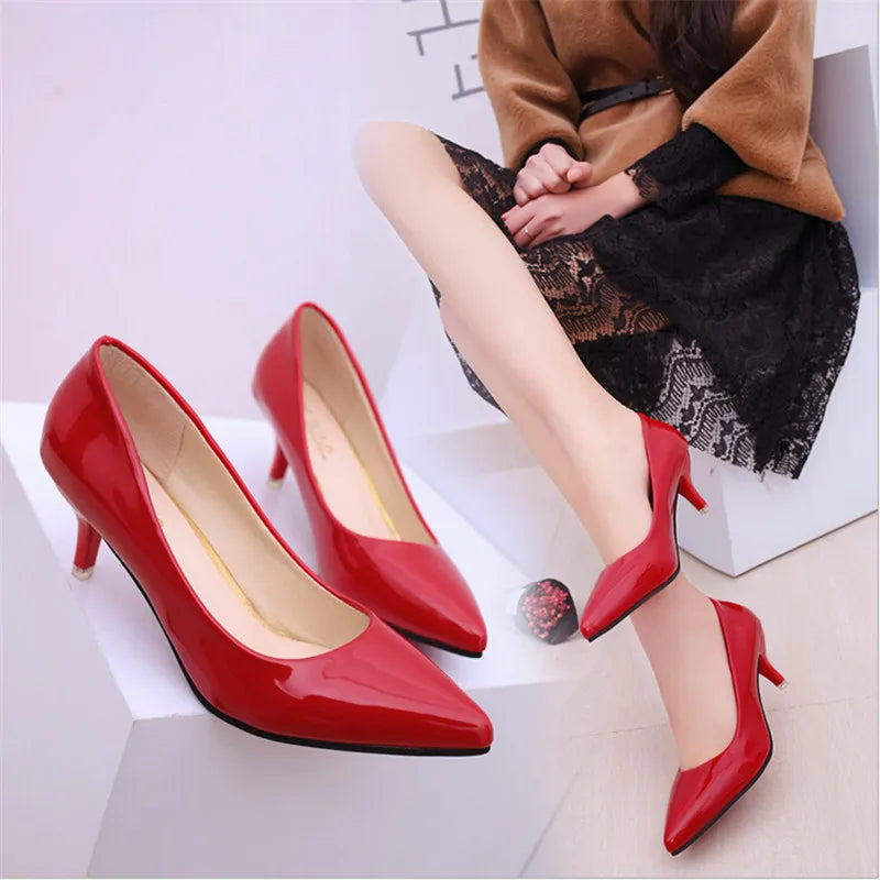 Medium Heel Nude Pumps